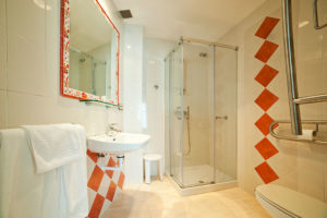 Hotel Ría Mar, habitación individual con baño /Single Room